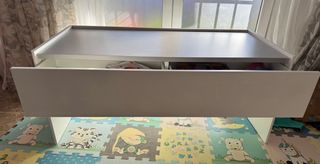 Mesa de juegos DUNDRA con almacenaje