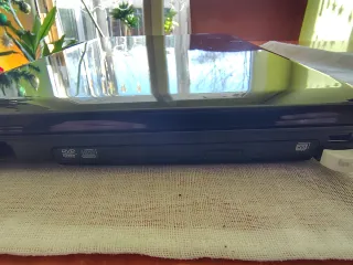 Portátil Samsung modelo NP-R522