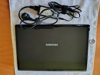 Portátil Samsung modelo NP-R522