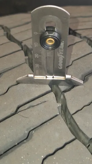 Neumáticos de camión usados