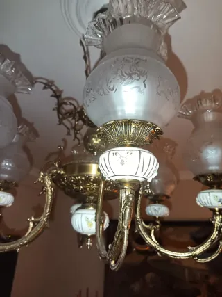 Lámpara de techo con detalles cerámica. Antigua.