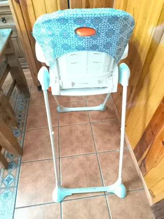 Trona infantil con cojín estampado