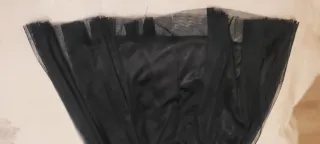 Vestido de fiesta beige y negro