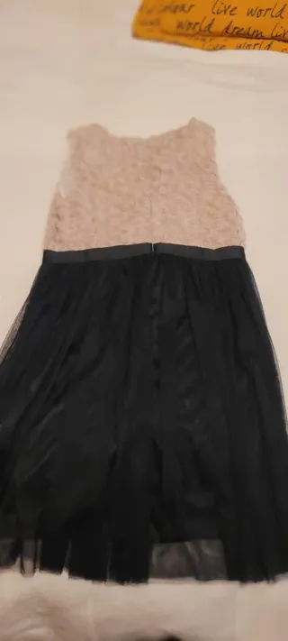 Vestido de fiesta beige y negro