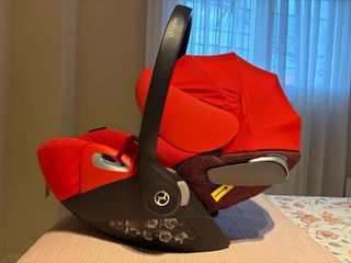 Base Cybex Z con silla de coche.