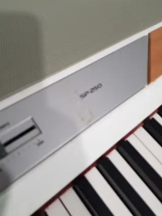 Korg SP 250 Piano Digital Blanco 88 Teclas