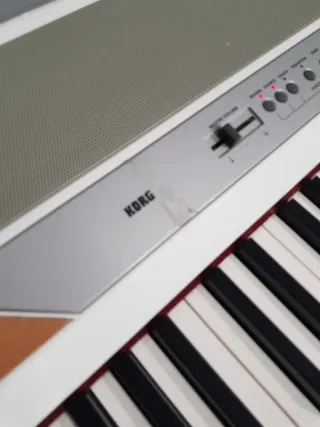 Korg SP 250 Piano Digital Blanco 88 Teclas