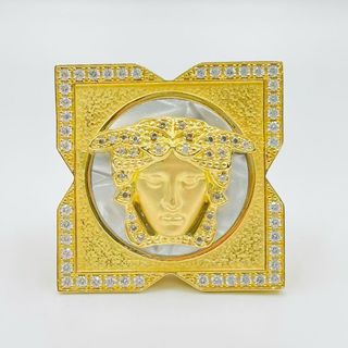 SELLO MEDUSA NACAR CUADRADO 18K