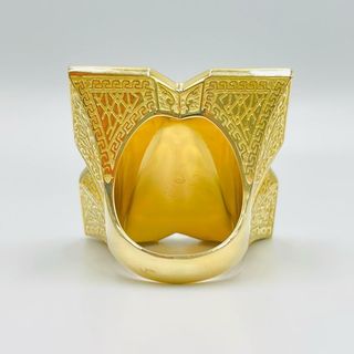 SELLO MEDUSA NACAR CUADRADO 18K