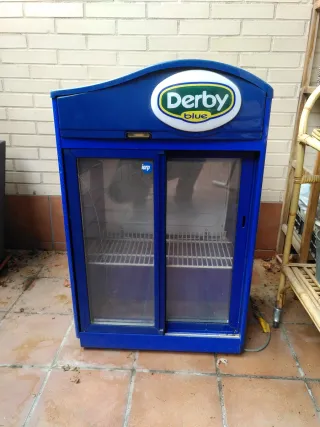 Nevera expositora Derby Blue