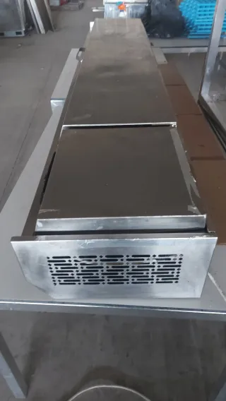 Tapero vitrina frío 230x42x26 cms