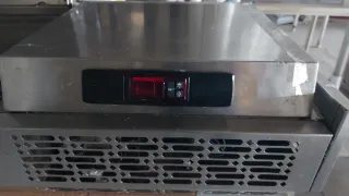 Tapero vitrina frío 230x42x26 cms