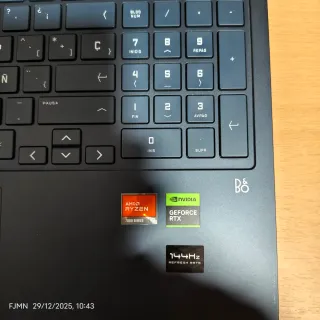 HP Victus 7840HS RTX4060