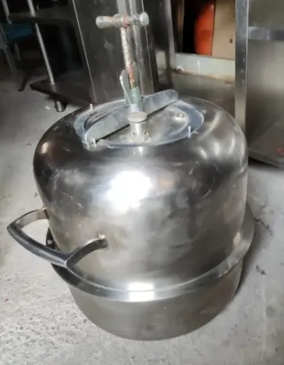 Olla a presión para 100 raciones