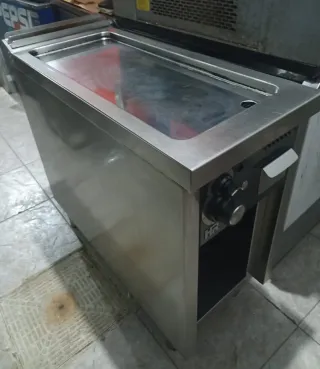 Plancha profesional de gas  40x93x85 cms