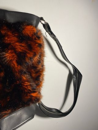 Bolso Bimba y Lola pelo animal Y2K