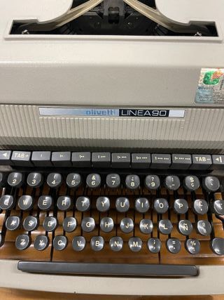 Máquina de escribir Olivetti Línea 90 -1950