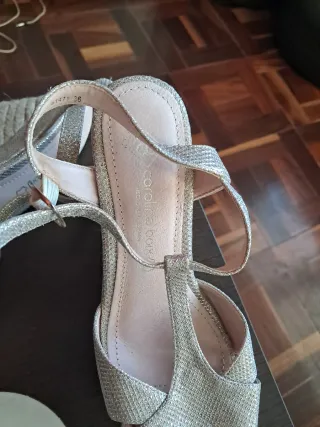 Sandalias doradas mujer