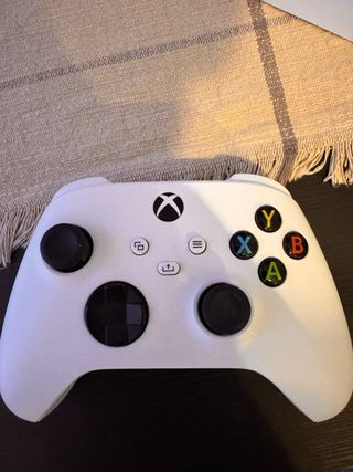 Xbox Series S Blanca + Mando
