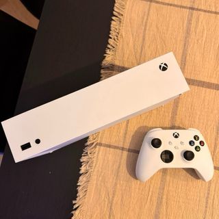 Xbox Series S Blanca + Mando
