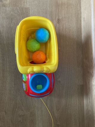 Camión de juguete con música y luz