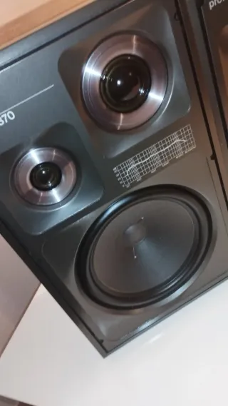 Equipo de música Philips.