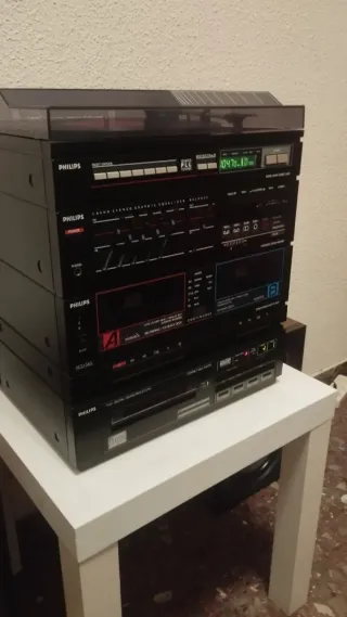 Equipo de música Philips.