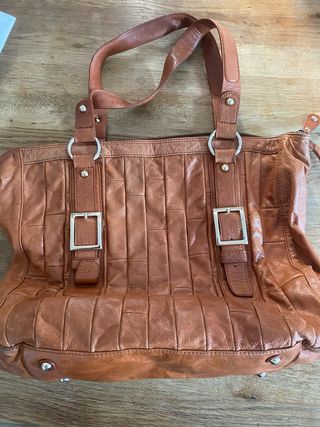 Bolso de piel marrón Zara