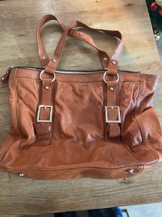 Bolso de piel marrón Zara