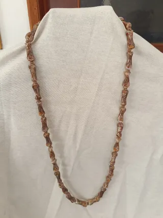 Colar de contas artesanal