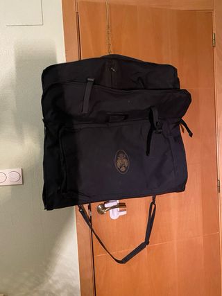 Portatrajes negro ejército de tierra con gancho