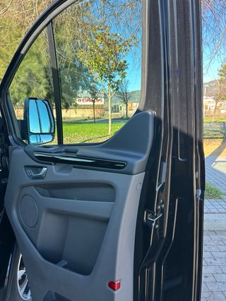 Ford Tourneo Custom 2021