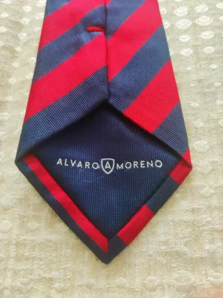 Corbata rayas azul y roja