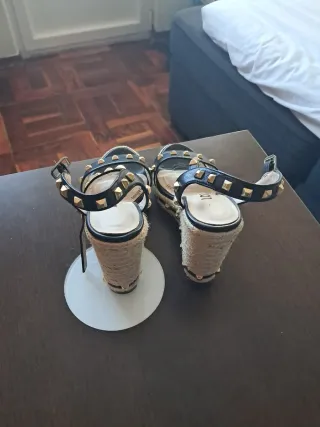 Sandalias LODI mujer negras y doradas