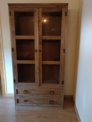 Vitrina madera y cristal estilo rústico