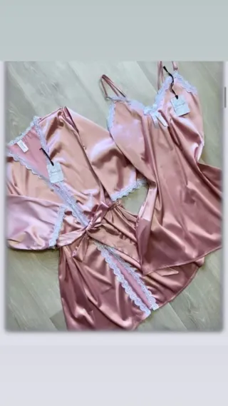 Conjunto lencería rosa satinado