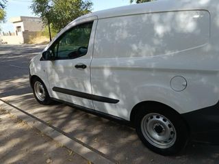 Ford Transit Courier 2015