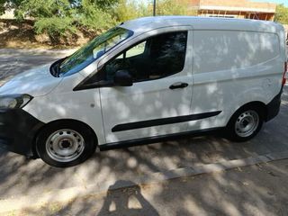 Ford Transit Courier 2015