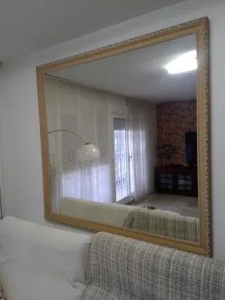 Espejo de lujo beige y dorado