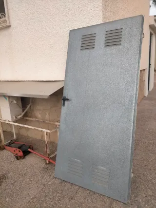 Alto 1.97 ancho 92 cm Puerta metálica de almacén