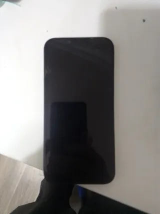 iPhone 13 para piezas enciende