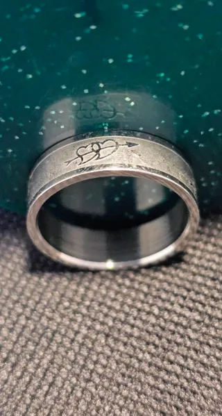 Anillo y pendientes aro con piedra roja de Acero