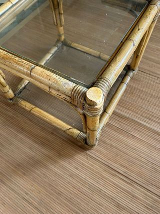 Mesa auxiliar mimbre y cristal solo venta persona