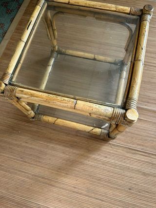 Mesa auxiliar mimbre y cristal solo venta persona