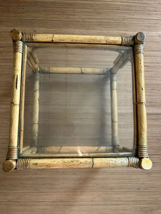 Mesa auxiliar mimbre y cristal solo venta persona
