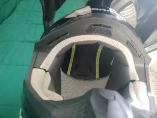 Casco de moto Scorpion negro