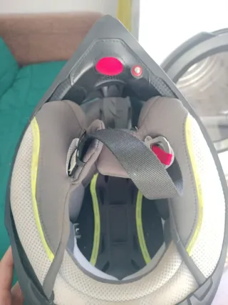 Casco de moto Scorpion negro