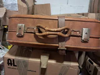 Maleta antigua de cuero