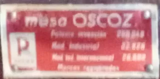 Tavolo pieghevole in legno di formica marrone