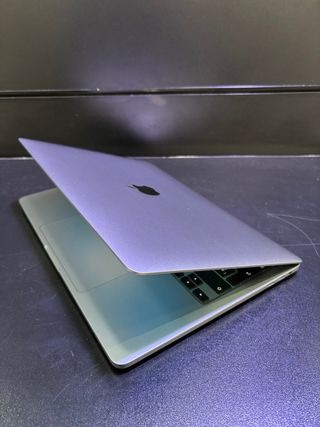 MacBook Pro i5 Touchbar Touch ID (A2251)
